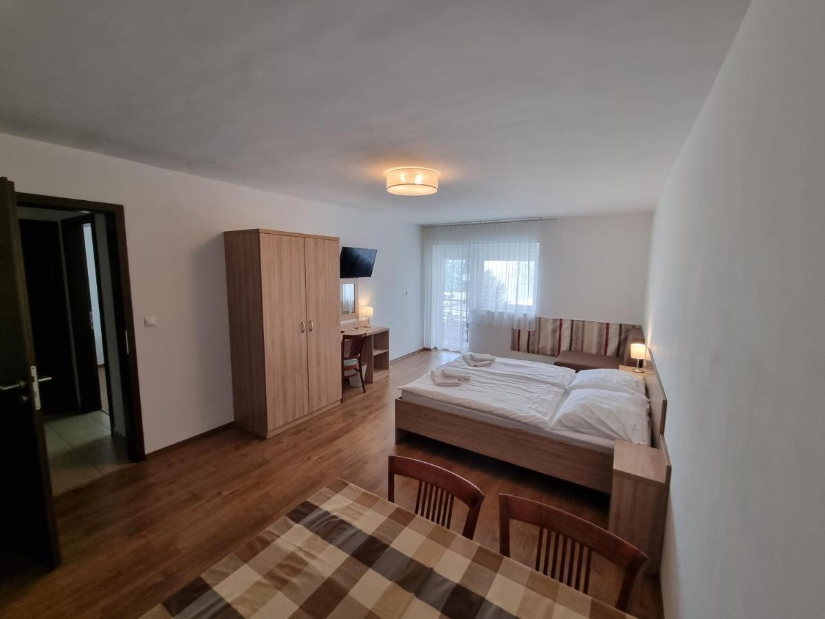 Adam Apartmanhaz Сиофок Екстериор снимка