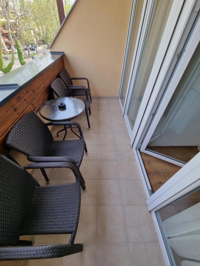 Adam Apartmanhaz Сиофок Екстериор снимка