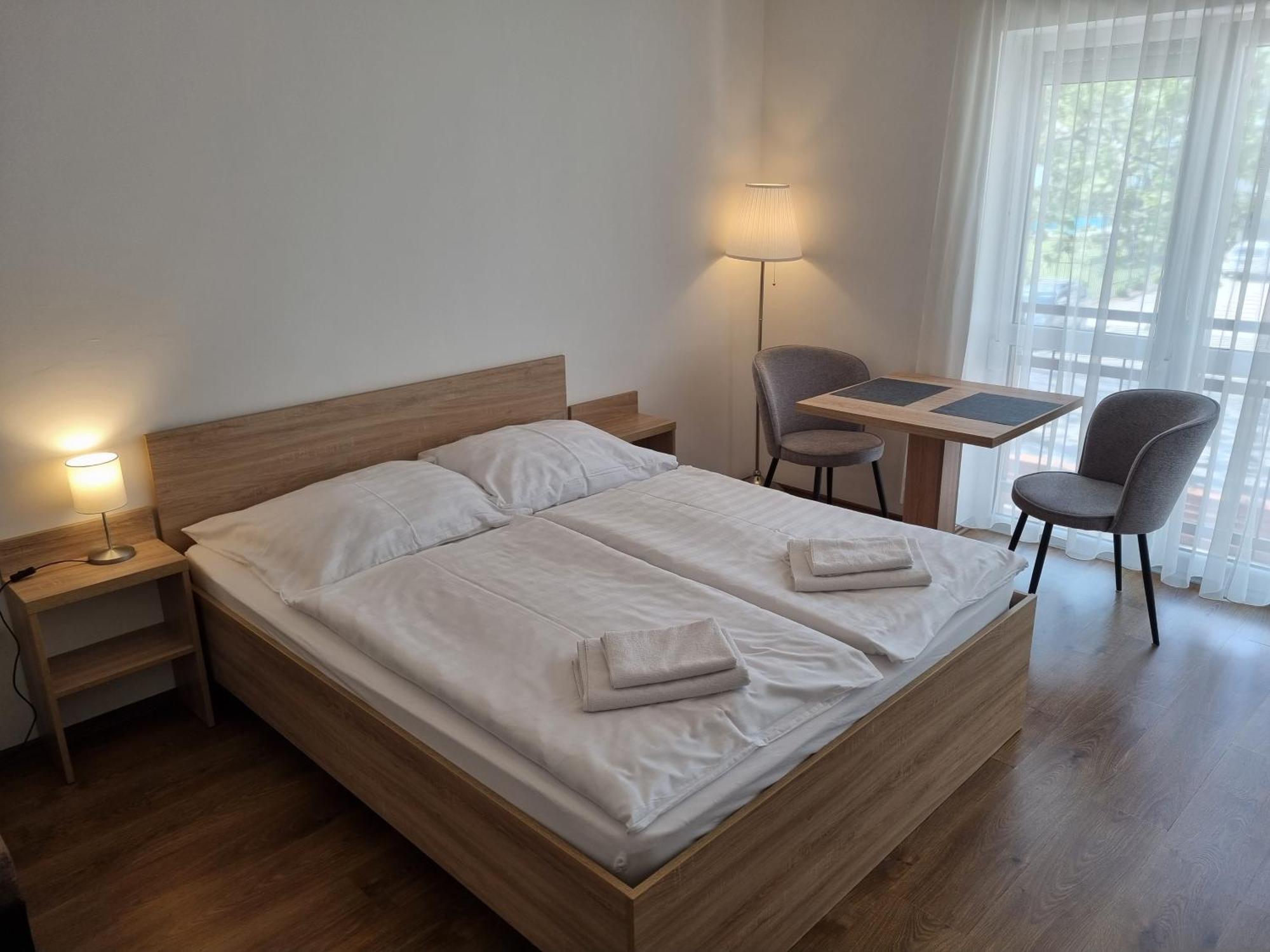 Adam Apartmanhaz Сиофок Стая снимка