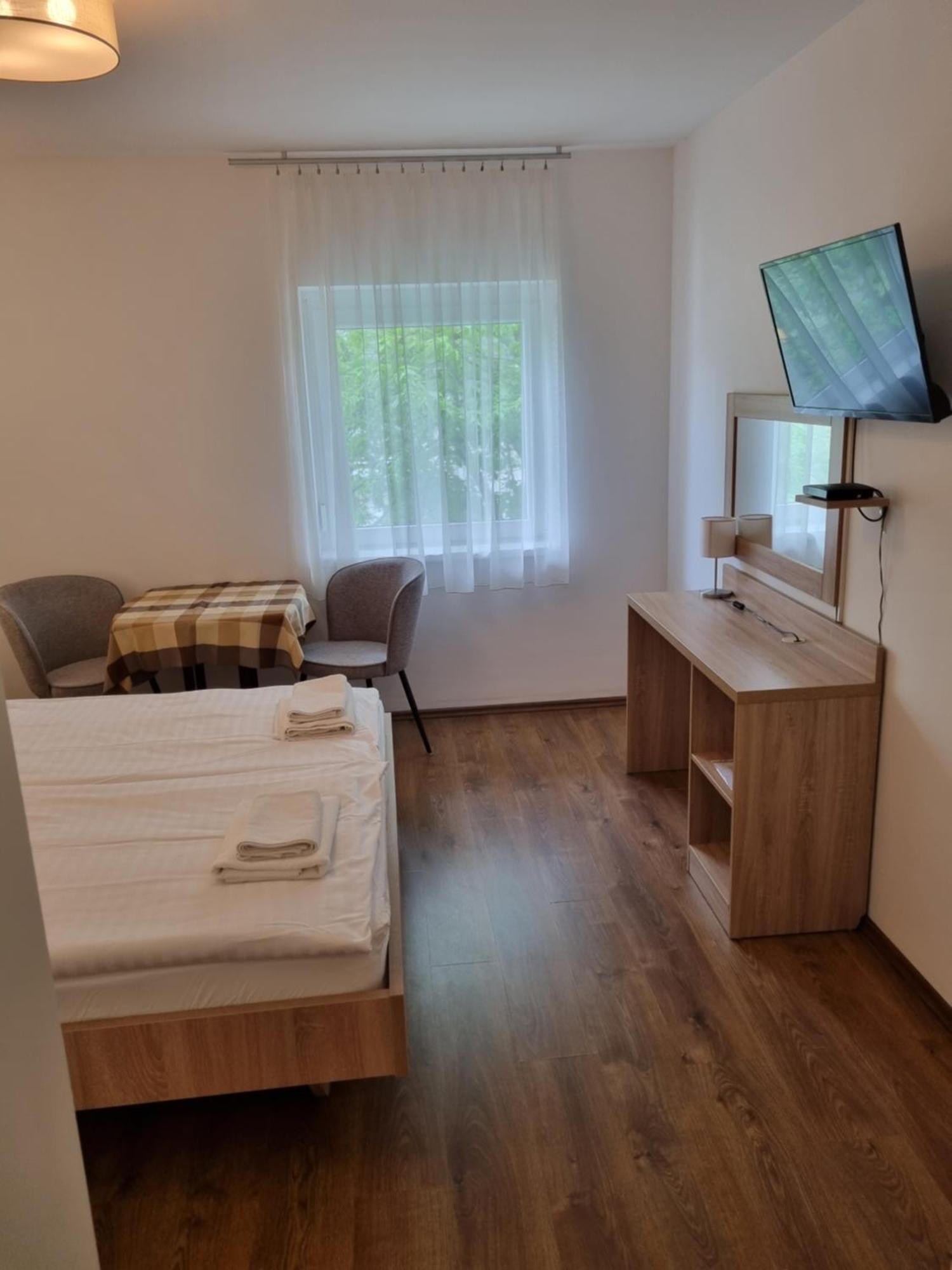 Adam Apartmanhaz Сиофок Стая снимка