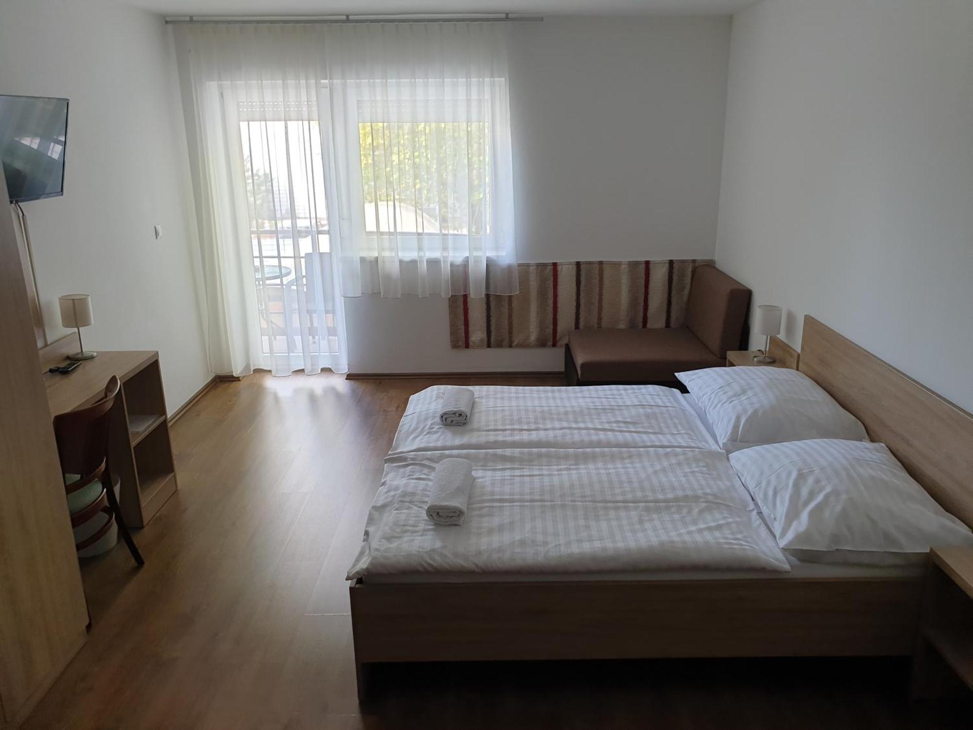 Adam Apartmanhaz Сиофок Стая снимка