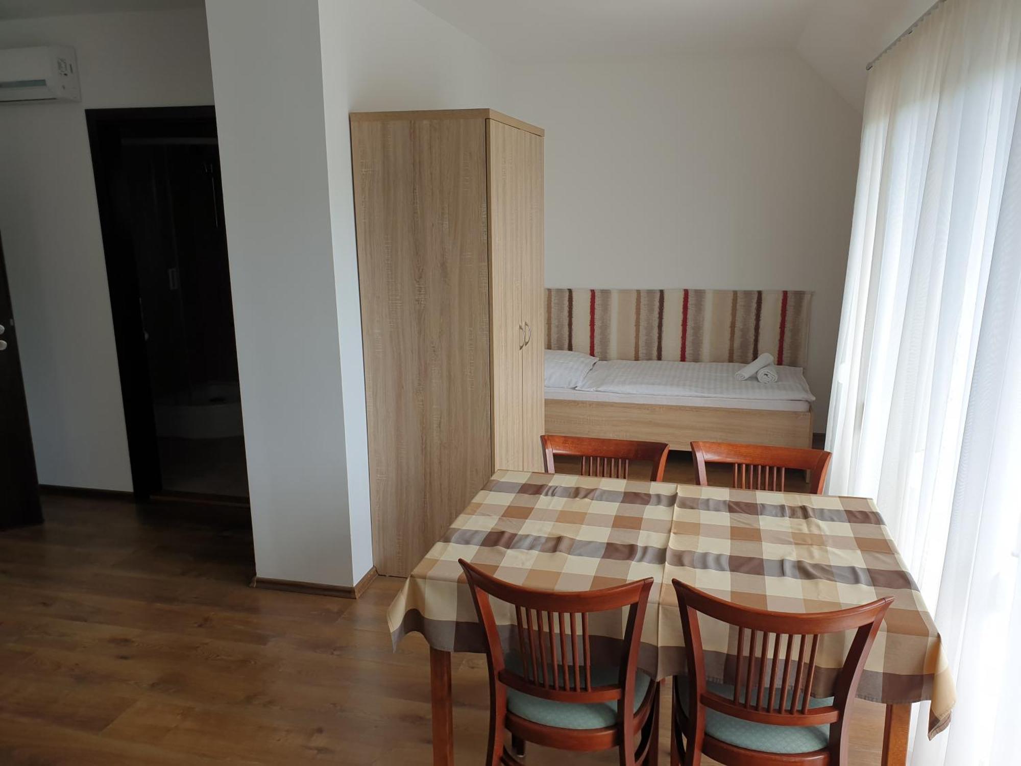 Adam Apartmanhaz Сиофок Стая снимка