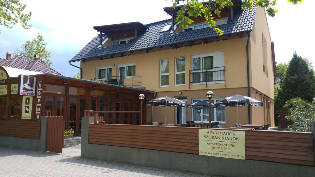 Adam Apartmanhaz Сиофок Екстериор снимка